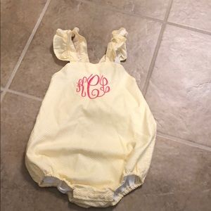 Size 24 months. Yellow bubble. Monogram: kCl